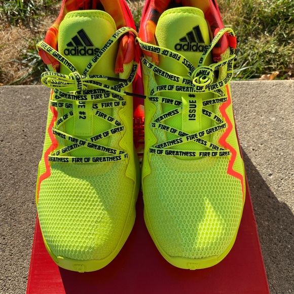 Adidas D.O.N Fire of Greatness Size 10.5 Mens VNDS with OG Box - Picture 2 of 6